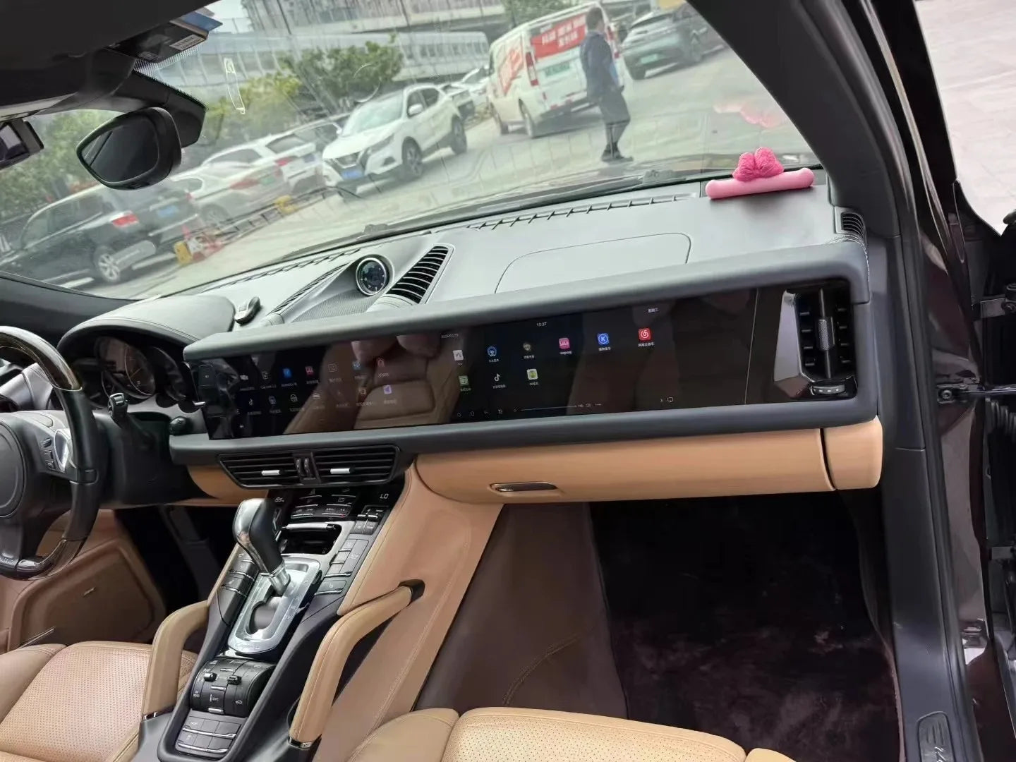 Porsche Cayenne Dual Screen