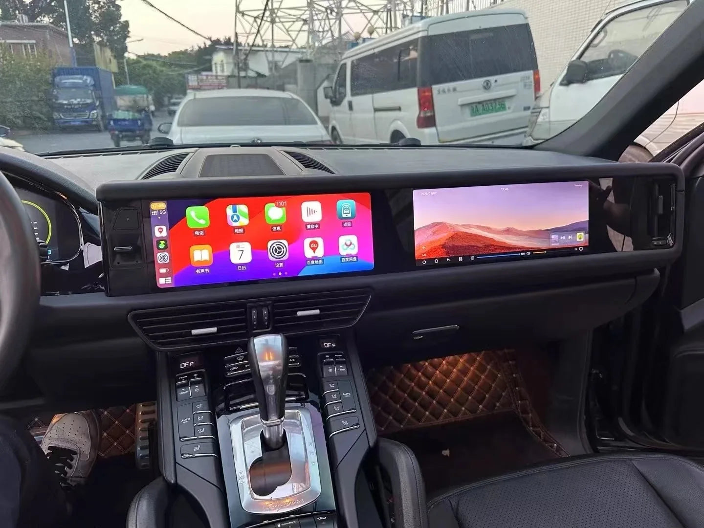 Porsche Cayenne Dual Screen